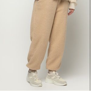 BNWT Oak + Fort Sherpa Joggers